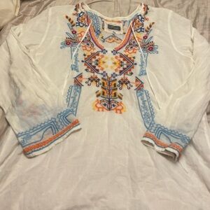 BIYA Embroidered Top